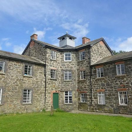 Llanfyllin Workhouse - Y Dolyddホステル エクステリア 写真