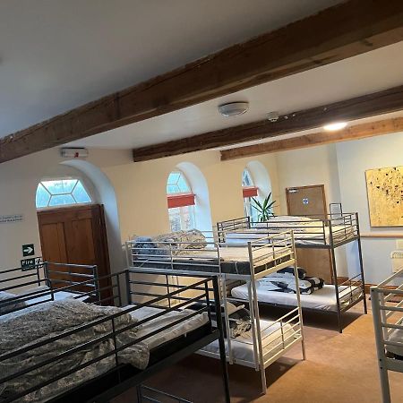 Llanfyllin Workhouse - Y Dolyddホステル エクステリア 写真
